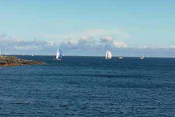 Un día espléndido despide a su paso por la costa Telde a los tripulantes de la Regata ARC (Foto Jesús Ruiz Mesa y Miguel Santana)